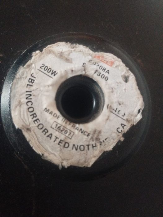 Продам акустику-калонку  JBL