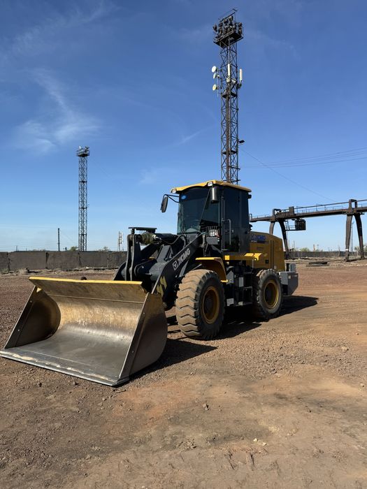 Услуги погрузчика 2 куб и самосвал Shacman