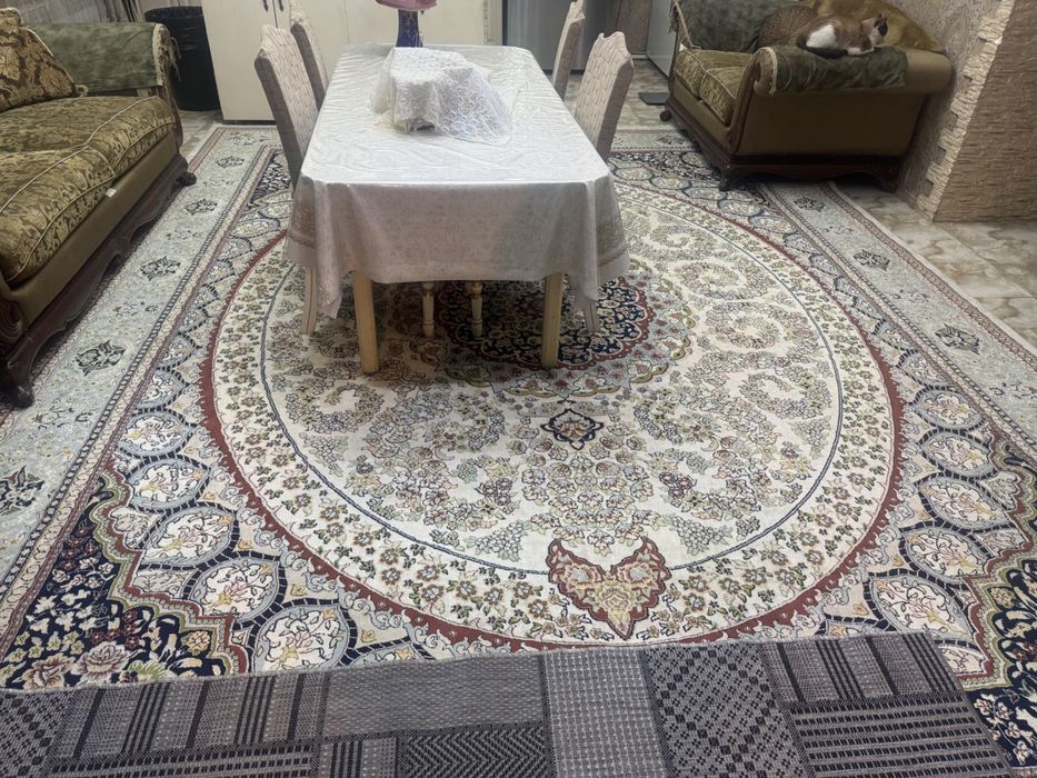 Продам Ковры б/у 40000  Алматы