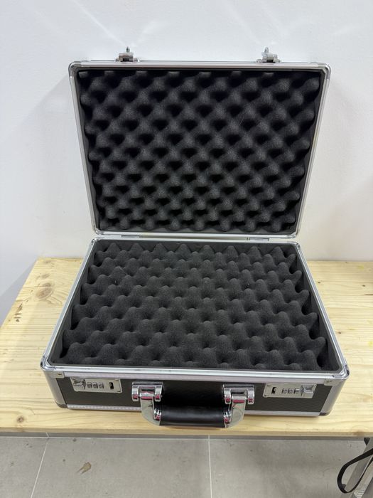 Replica airsoft pistol Beretta M9 plus geanta aluminiu Strike Systems