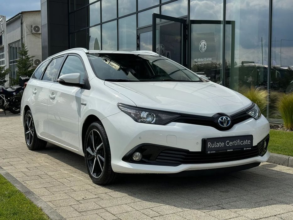 Toyota Auris Toyota Auris | 1.8L Hybrid | 99 CP | Automat | Cameră | Xenon | 2018
