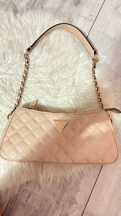 Чанта Guess КАТО НОВА
