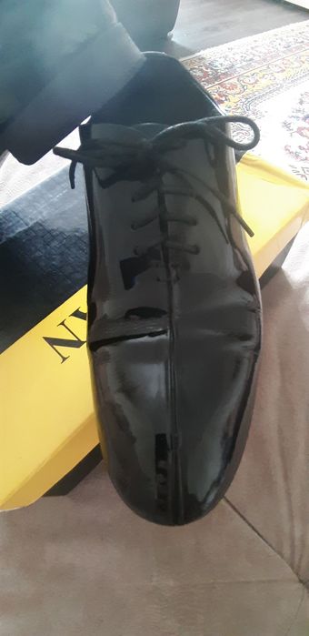 Продаю мужские туфли.