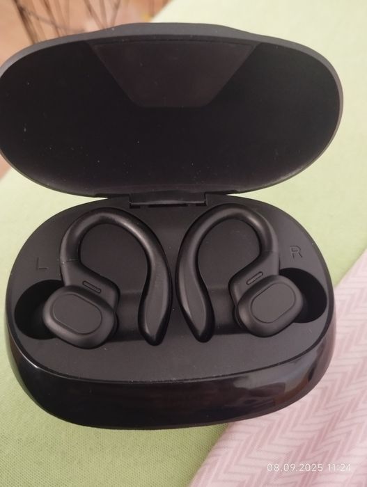 Căști bluetooth  49 lei neg