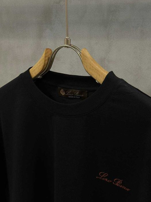 Модерни мъжки тениски ARMANI EXCHANGE – стил, комфорт и перфектна визия за лятото!