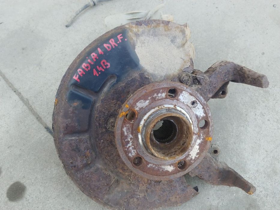 fuzeta dreapta fata 1.4 b skoda fabia 1 6y