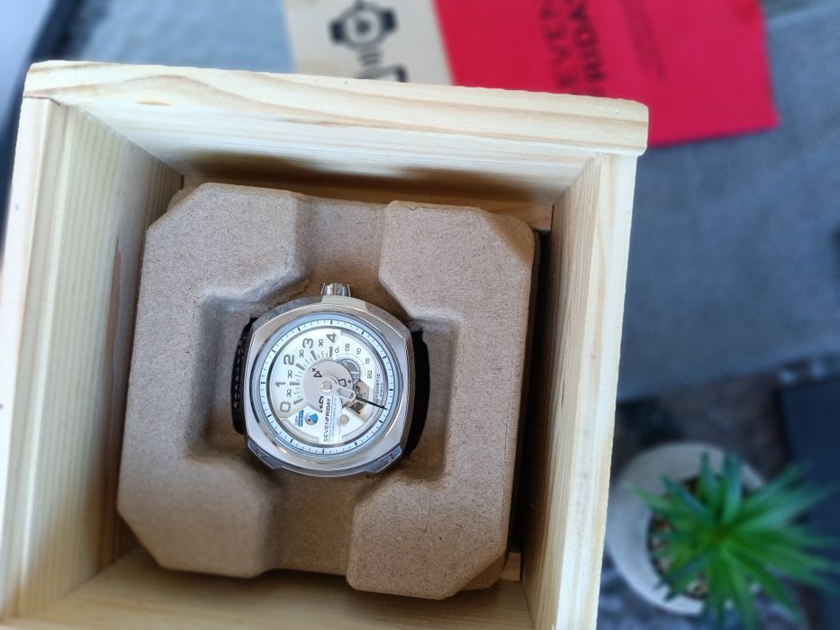 Ceas sevenfriday