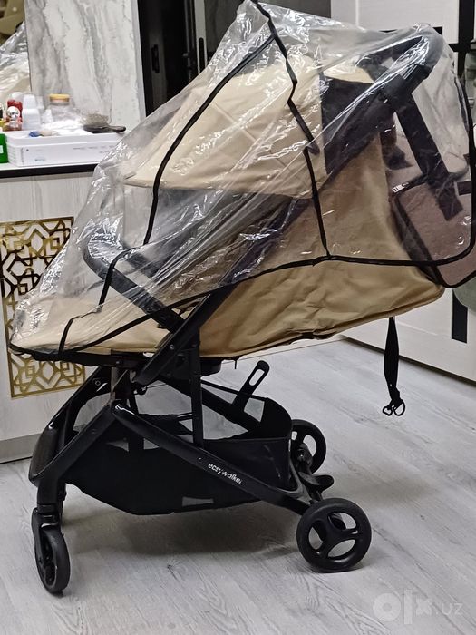 Продаётся фирменный коляска Easywalker Miley2