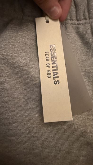 pantaloni essential