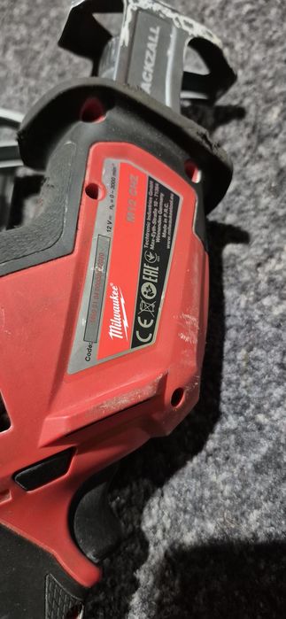 Hilti ,Milwaukee ferestrau sabie pe acumulator