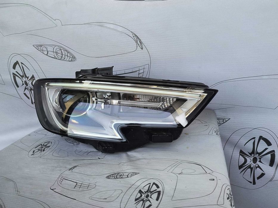 Far Dreapta Uk Xenon Bi-Xenon Facelift Audi A3 S3 8V 2017 / 2016-2019 Cod OEM 8V0941044F (1E1)