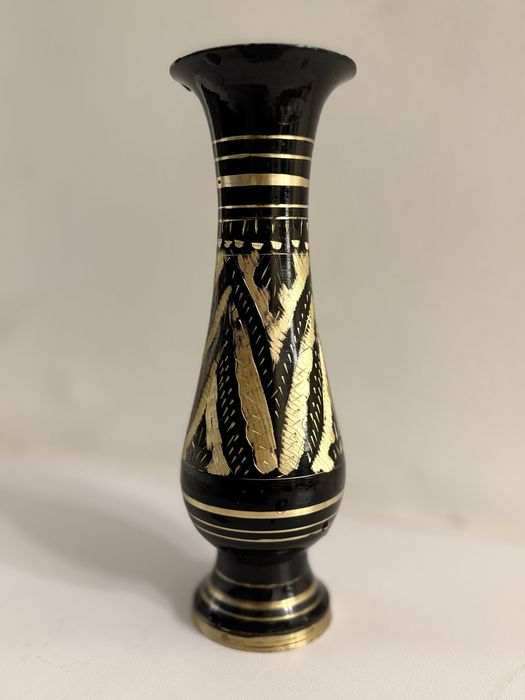 Продам вазу из латуни