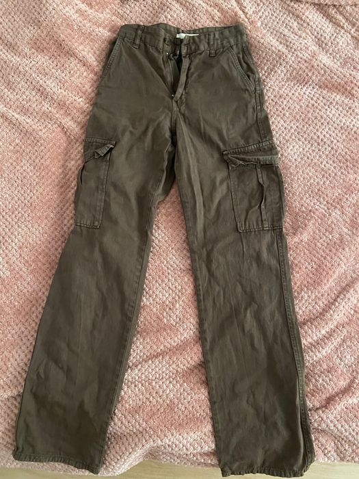 Кафяви карго панталон Stradivarius