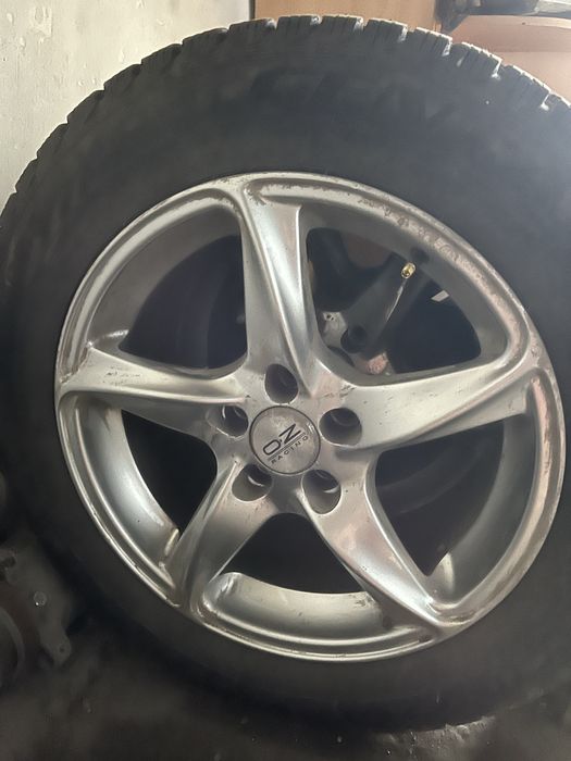 Автошины с дисками.