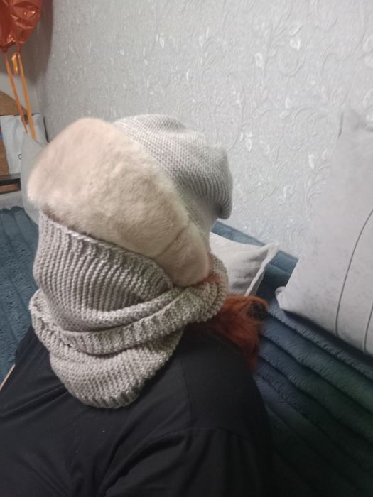 Зимняя женская шапка