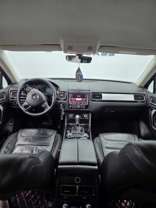 VW  Touareg, folosit, primul proprietar în Romania