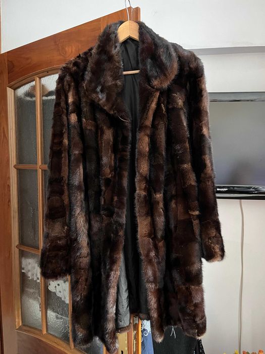 Haina de blana naturala - Nurca maro - masura 52 - stare excelenta