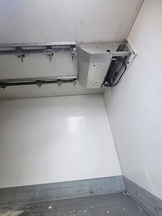 Хладилен фургон THERMO KING-30°