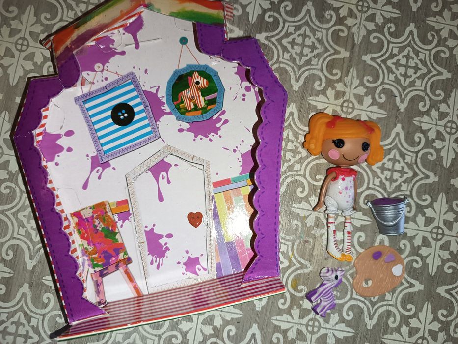 Кукли и къщи Лалалупси