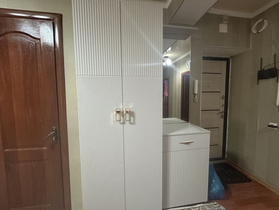 Срочно продам прихожка новая .