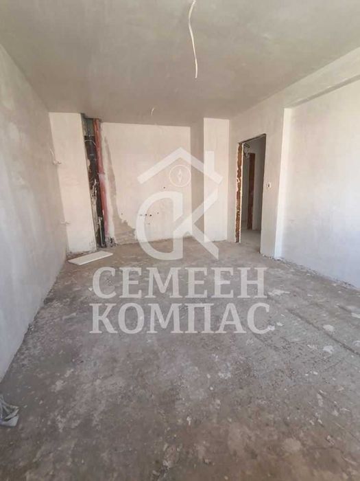 Двустаен апартамент в Остромила