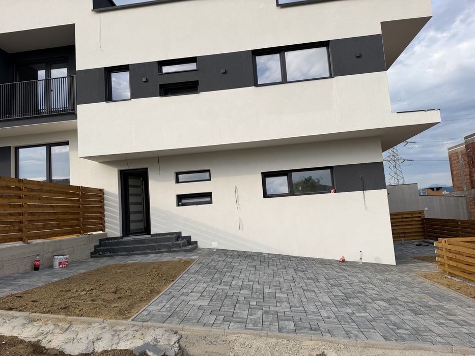 Casa cu acoperis tip Terasa cu panorama spre oras