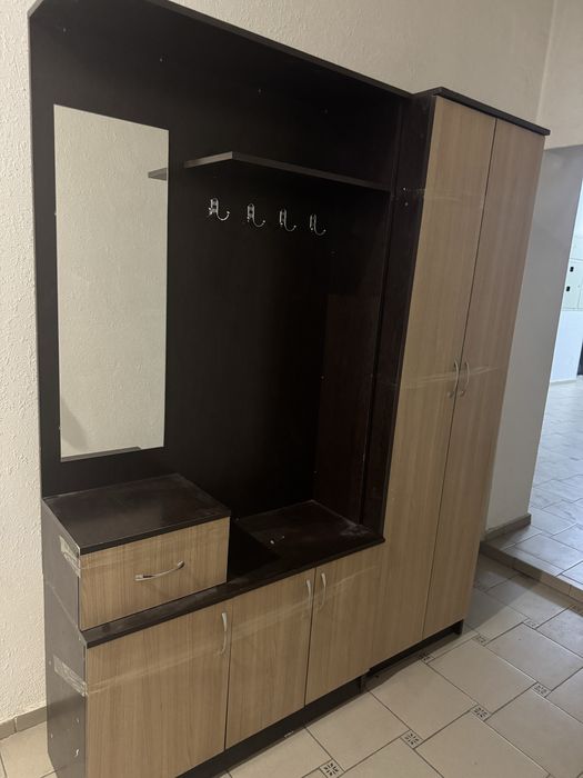 Продам прихожий шкаф