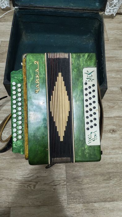 Продам аккардион и баян
