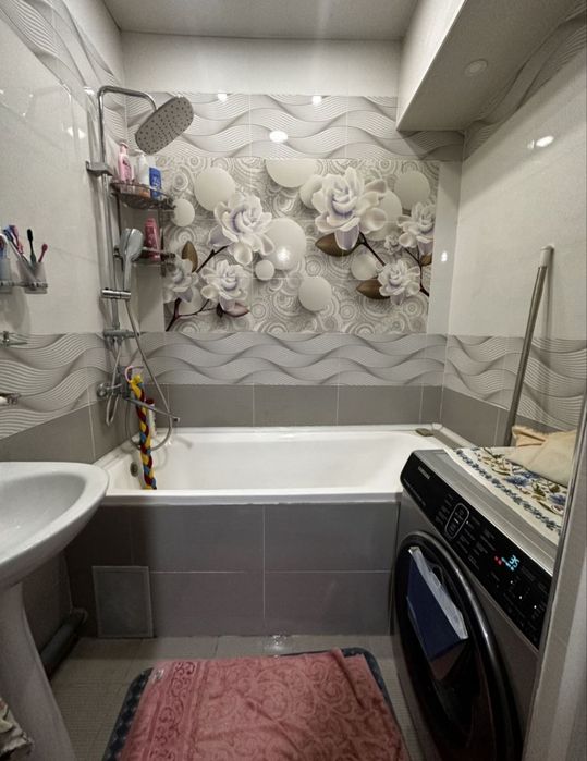 Срочна сотилади Янги хаёт Новостройка 3хона 1-етаж Факат нахтга