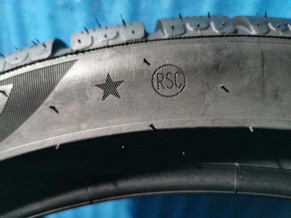 245/40 R19 - 275/35 R19 pirelli runflat m+s 4 bucati