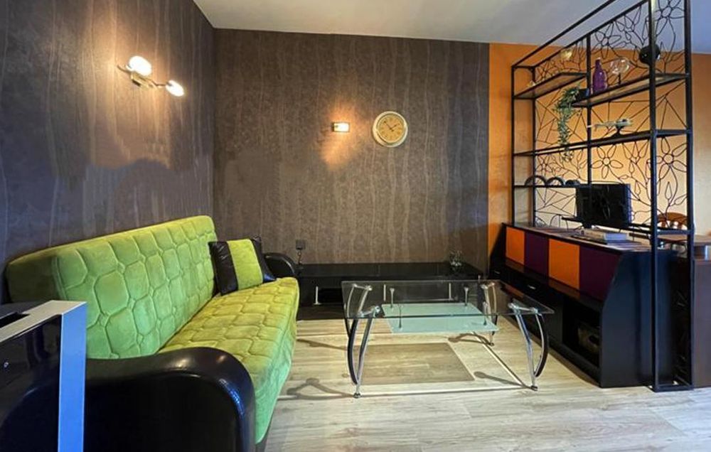 Дава се под наем Двустаен апартамент в София, Дианабад - 70 кв.м за 647.19 € - Снимка #2