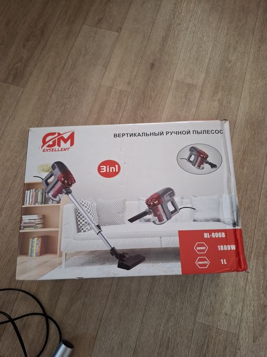 Продаю вертикальный пылесос