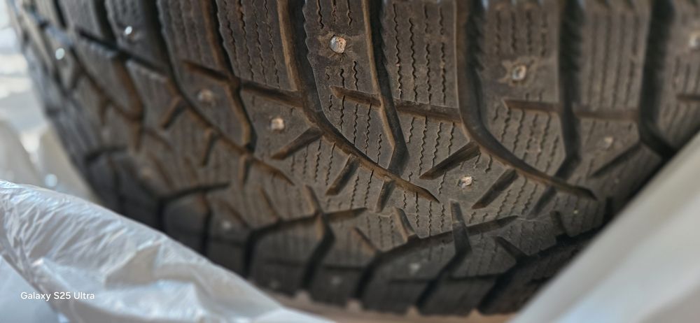 Продам шины автомобильные Bridgestone