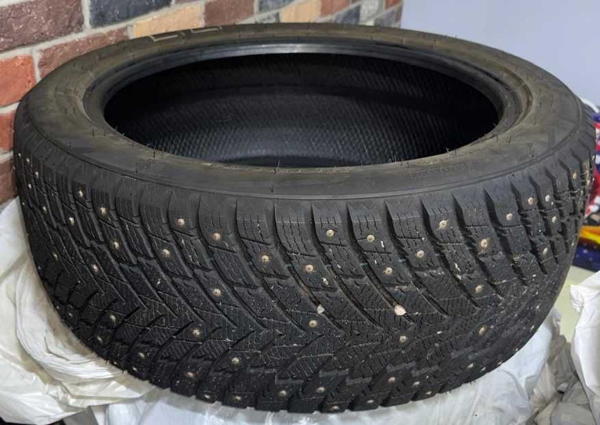 Комплект зимних шин с шипами ZMAX Winternova Stud 2 - 255/45R20 101T