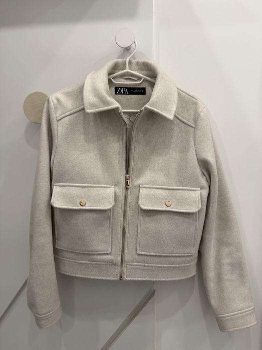 Късо яке в бежово