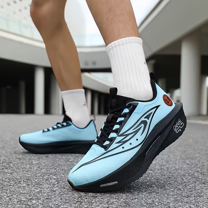 Много леки и удобни спортни обувки – супер за всички сезони!