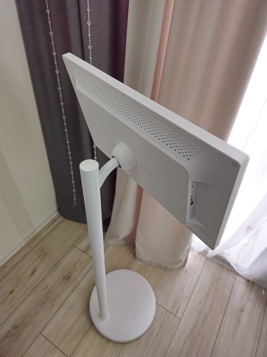 Продам планшет OEM (планшет на ножке) с подставкой. На Android