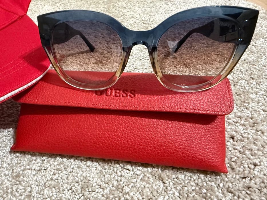 Дамски слънчеви очила Guess