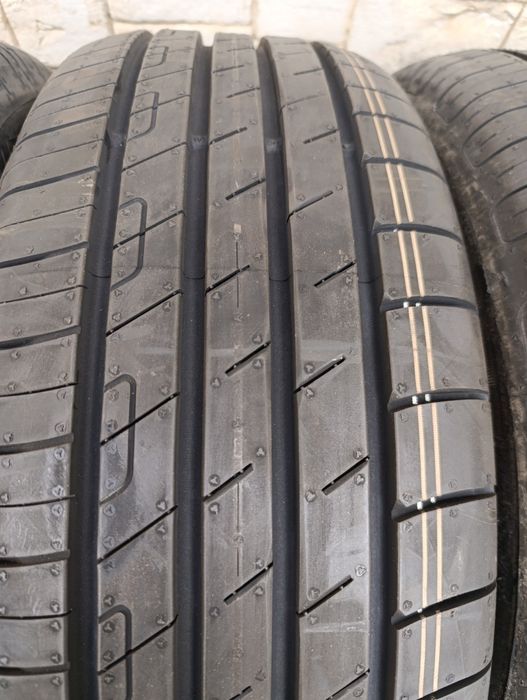 Летни гуми Good year 215/60/16 Efficient Grip Performance