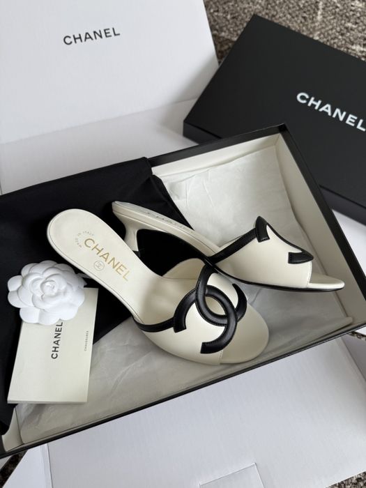 Pantofi Chanel