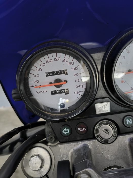 Honda Hornet 600 cbf pc34 Suzuki SV650