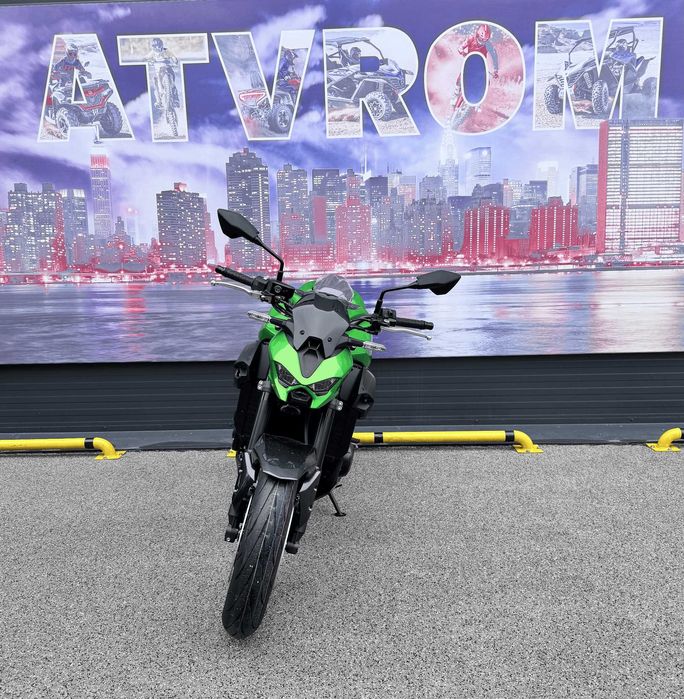 Motocicleta Kawasaki Z900 '26