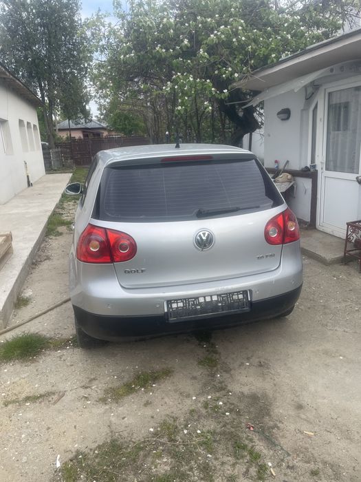 Dezmembrez golf 5 ,1,6. Fsi cod motor BLF, si 1,6 mpi