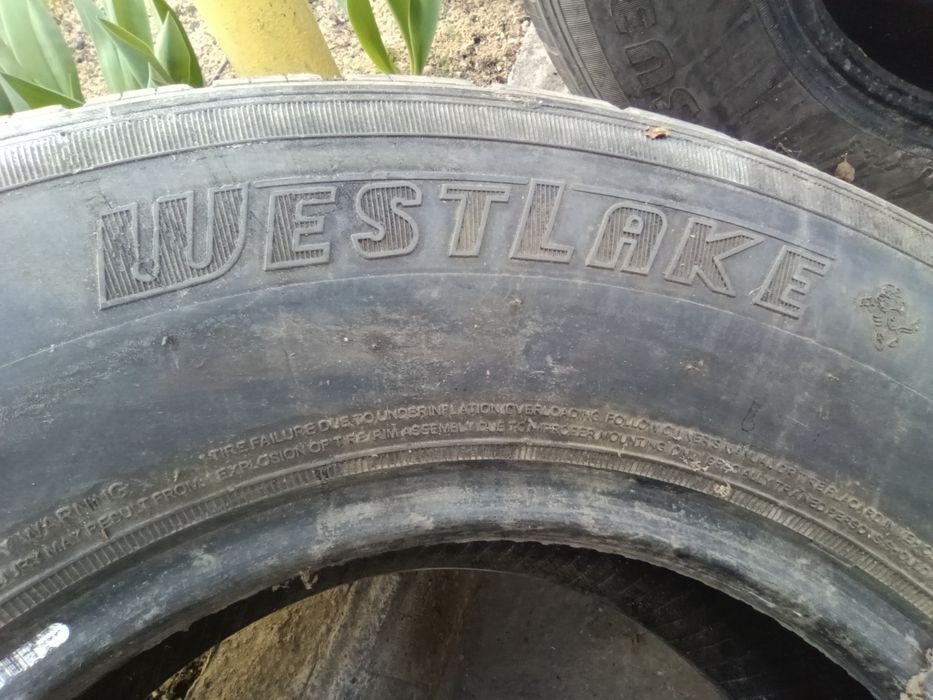 Продам  шины  б/у.