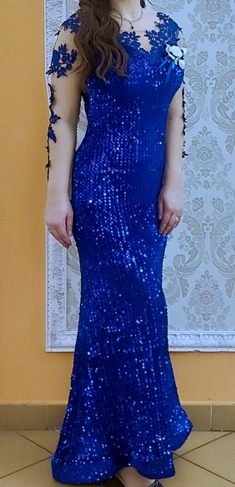 Vand rochie tip sirena cu paiete