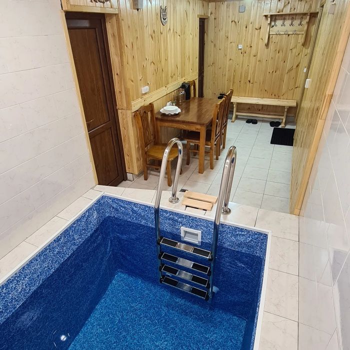 Семейная баня с бассейном