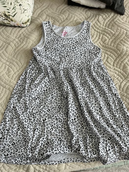 Продай платья для девочки 10-11 лет