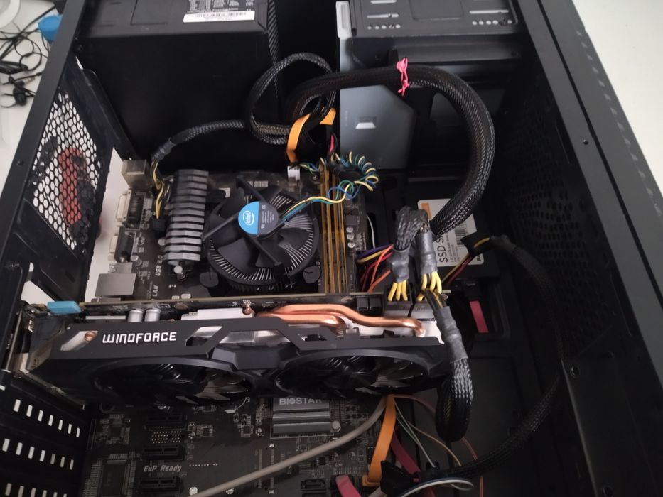 Placa video gigabyte GTX 960 2 gb DDR5 hdmi, VGA și dvi