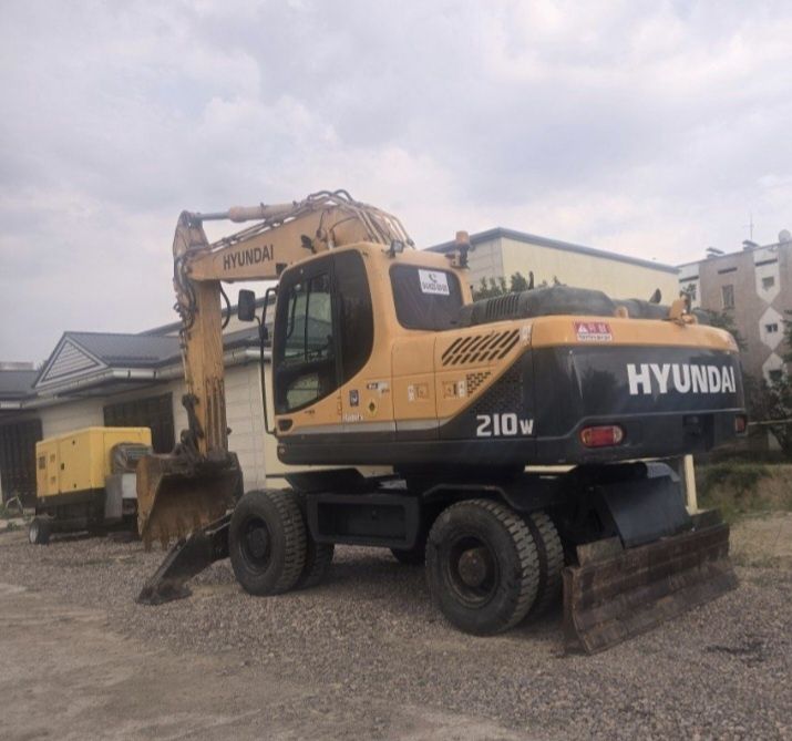 Экскаватор 210 w холати зор холаттда Узбекистана 4 oy ishlagan