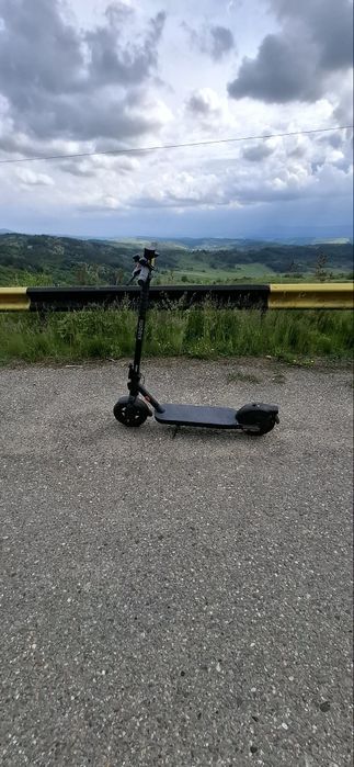 Vând trotineta  Xiaomi scooter elite